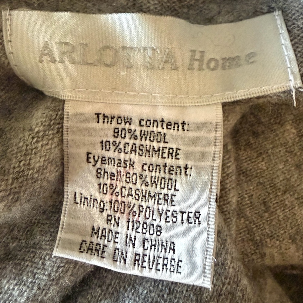Arlotta Heather Gray Cashmere Blend Throw - Picture 8 of 11